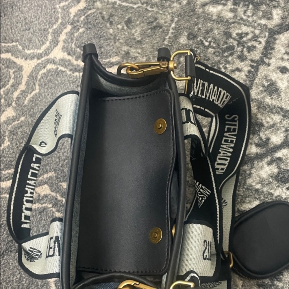 Steve Madden Blue Denim Crossbody with Black Logo Straps - Picture 2 of 5